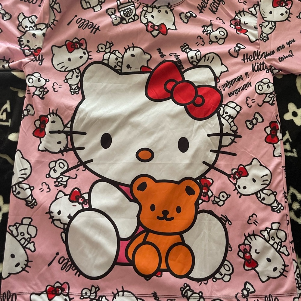 Hello Kitty Tees - Picture 5 of 5